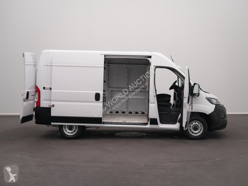 Véhicule utilitaire Peugeot 120pk