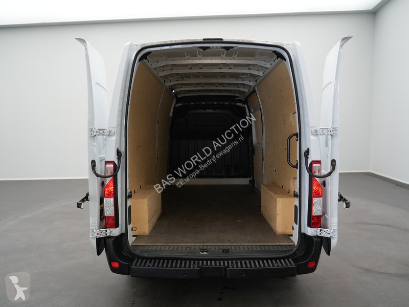 Véhicule utilitaire Renault 135PK
