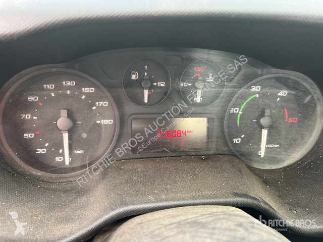 Véhicule utilitaire Iveco  35-150