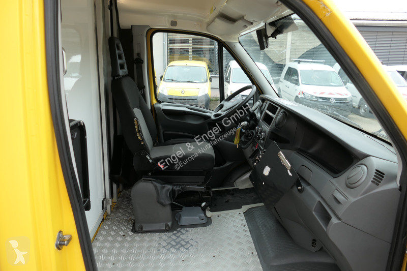 Véhicule utilitaire Iveco Daily 35 S11 C30C...