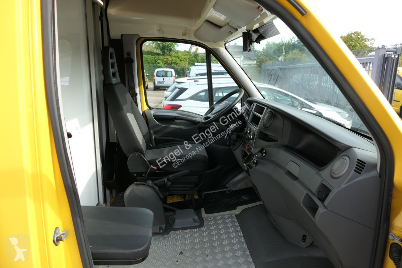 Véhicule utilitaire Iveco Daily 35 S11 C30C...