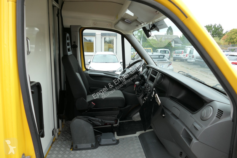 Véhicule utilitaire Iveco Daily 35 S11 C30C...