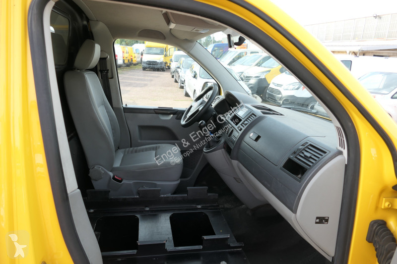 Véhicule utilitaire Volkswagen T5 Transporter...