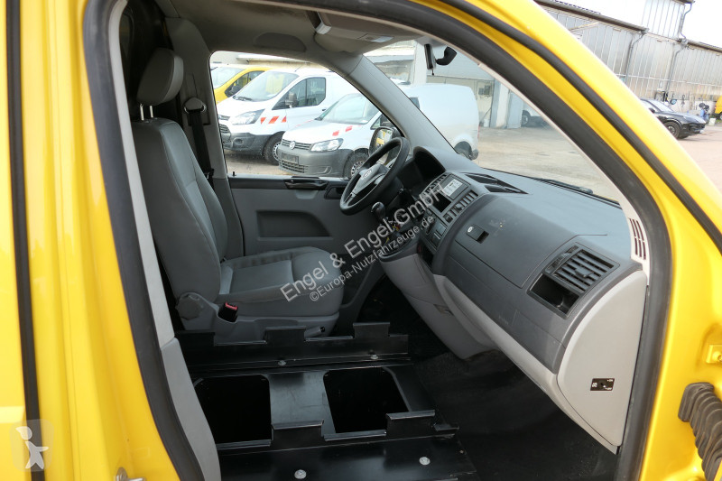 Véhicule utilitaire Volkswagen T5 Transporter...