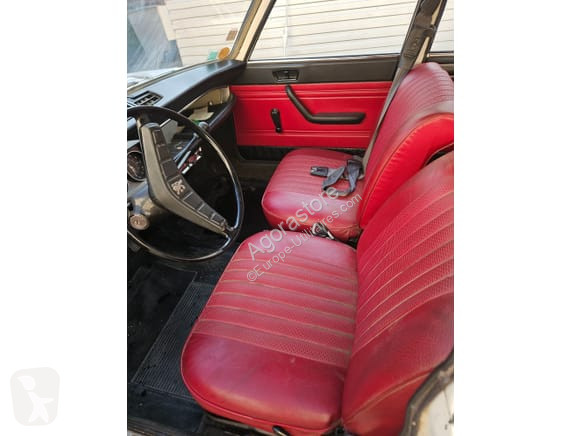 Véhicule utilitaire Peugeot 204