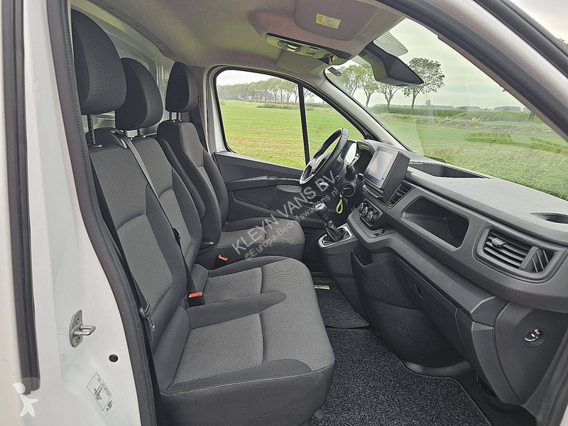 Лекотоварен автомобил Renault 2.0 DCI 130 L2H1...