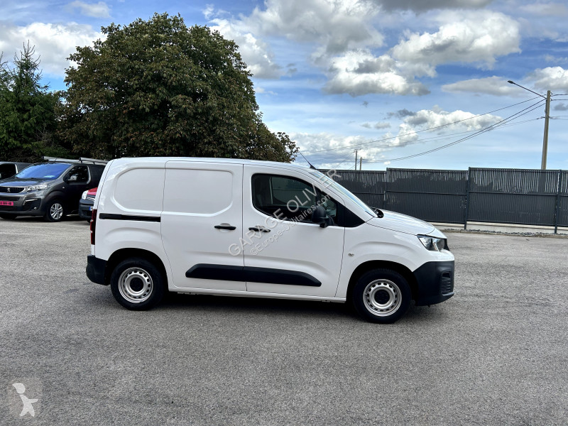 Furgoneta Peugeot Standard 650KG 1.5 Bluehdi...