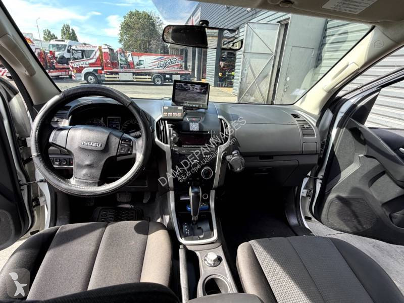 Véhicule utilitaire Isuzu