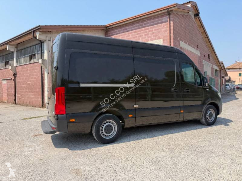 Bedrijfswagen Mercedes