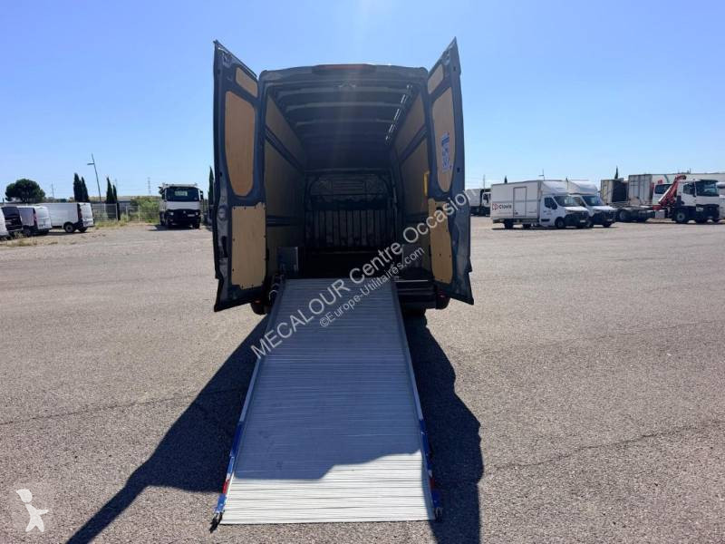 Véhicule utilitaire Iveco