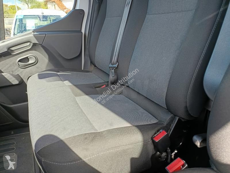 Véhicule utilitaire Renault F3500 L2H2 DCI 135...
