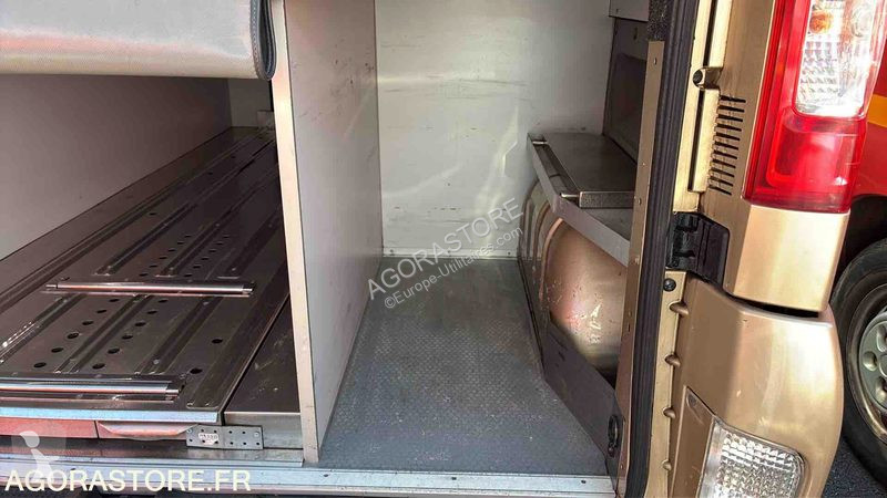 Véhicule utilitaire Opel VIVARO