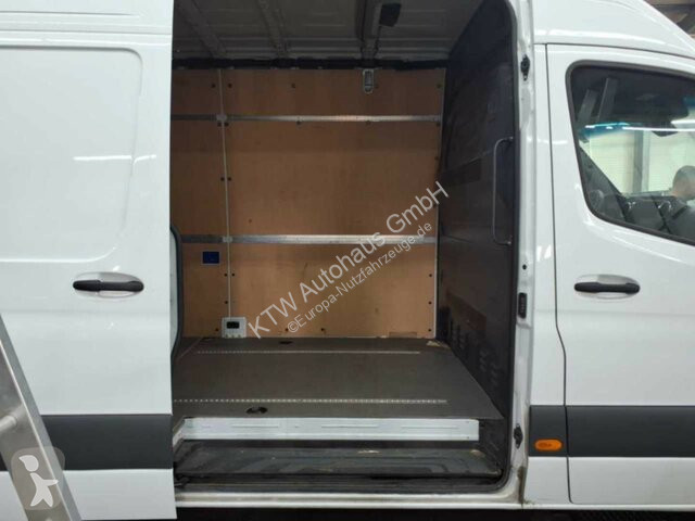 Véhicule utilitaire Mercedes Sprinter 317...