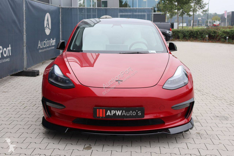 Комерційні автомобілі Tesla