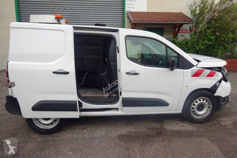 Véhicule utilitaire Peugeot PARTNER 1,5 HDI 120