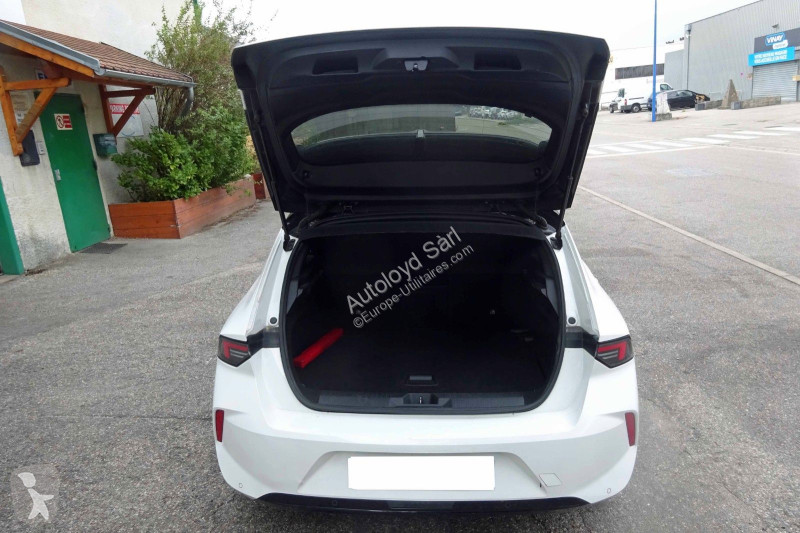 Лекотоварен автомобил Opel ASTRA 1,2 E-DSC 136...