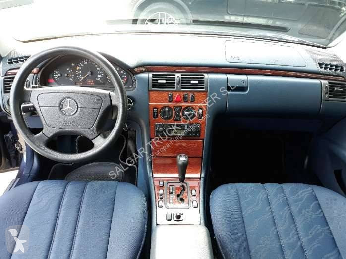 Furgoneta Mercedes