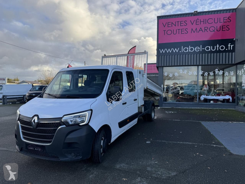 Лекотоварен автомобил Renault 2.3