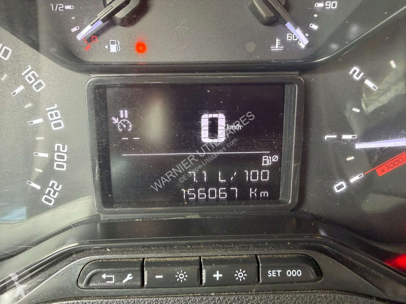 Коммерческий автомобиль