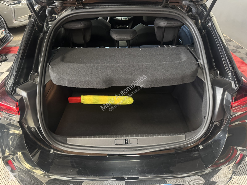 Лекотоварен автомобил Opel CORSA