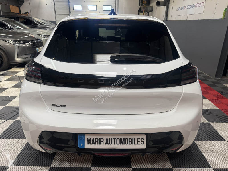 Коммерческий автомобиль Peugeot 208