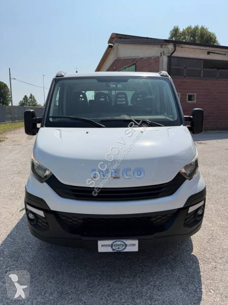 Лекотоварен автомобил Iveco 35S12