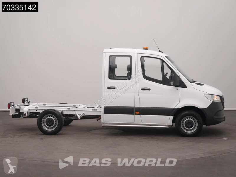 Комерційні автомобілі Mercedes 311 CDI Chassis...