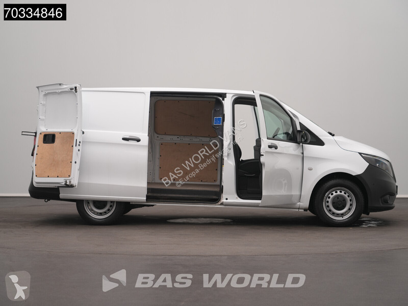 Лекотоварен автомобил Mercedes 114 Automaat...
