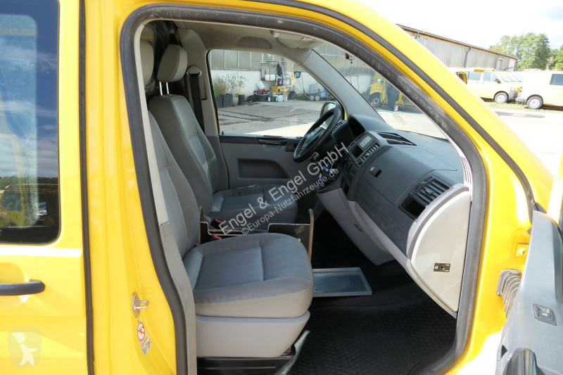 Лекотоварен автомобил Volkswagen T5 Transporter...