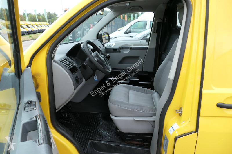 Лекотоварен автомобил Volkswagen T5 Transporter...
