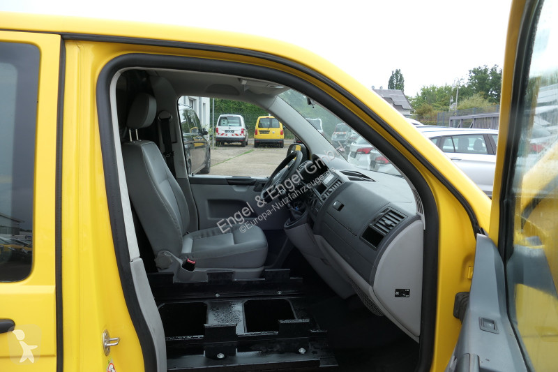 Лекотоварен автомобил Volkswagen T5 Transporter...