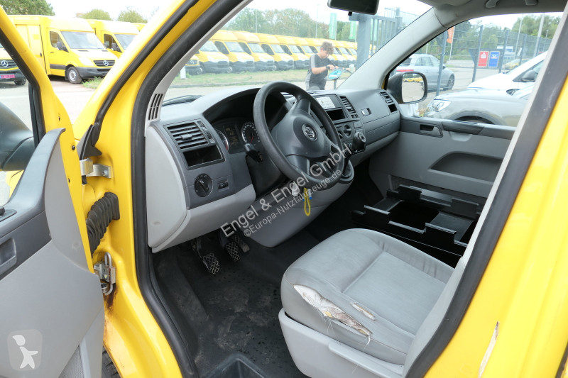 Лекотоварен автомобил Volkswagen T5 Transporter...