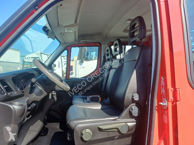 Лекотоварен автомобил Iveco DAILY 35C12 6+1