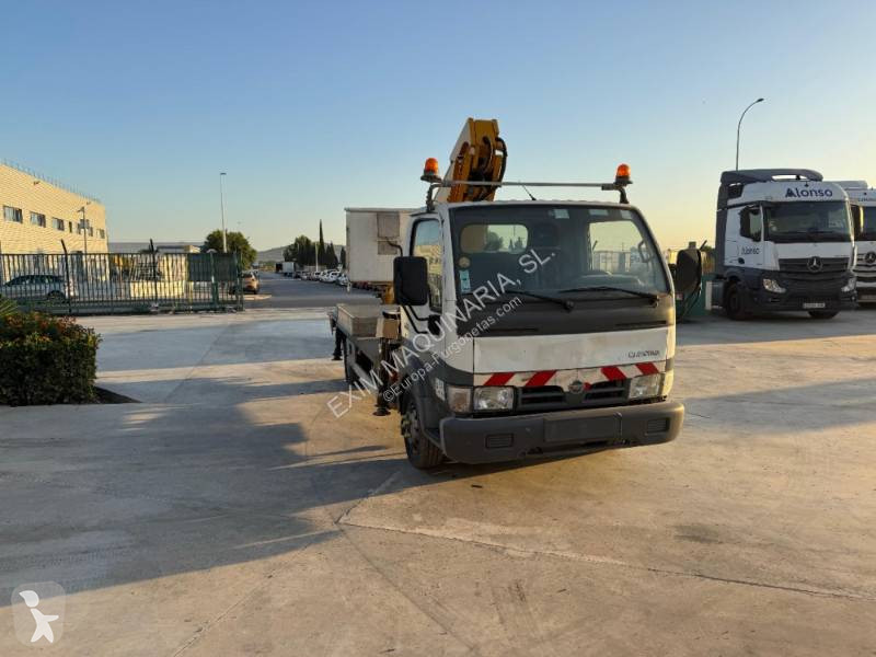 Furgoneta Nissan 35