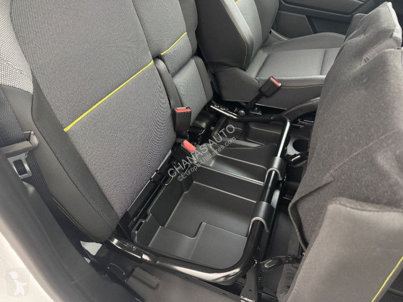 Véhicule utilitaire Renault FG TOLE DCI 95 L1...