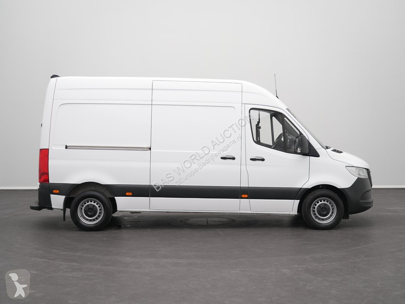 Лекотоварен автомобил Mercedes 315 CDI