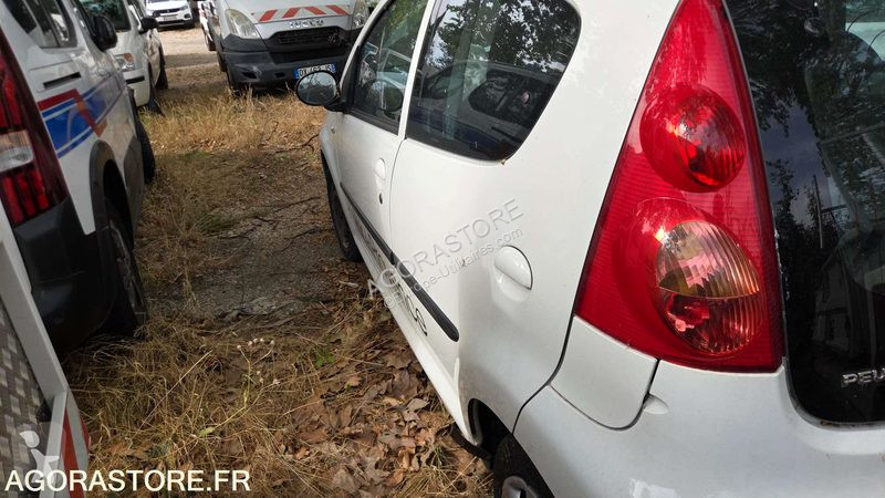 Лекотоварен автомобил Peugeot 107