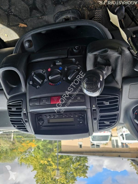 Лекотоварен автомобил Peugeot