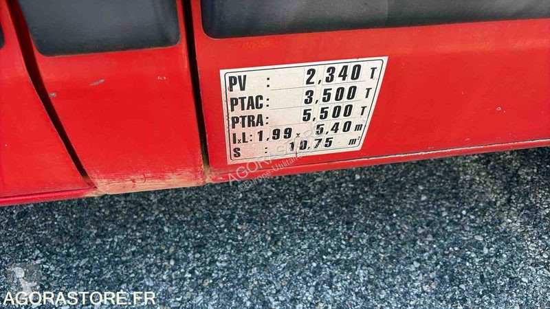 Лекотоварен автомобил Renault MASTER
