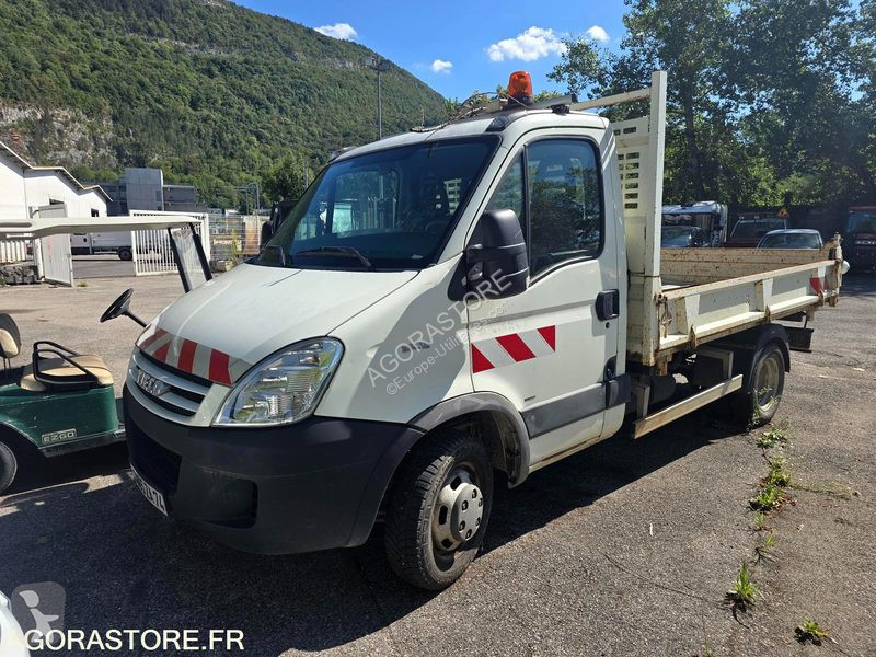Лекотоварен автомобил Iveco 35C12