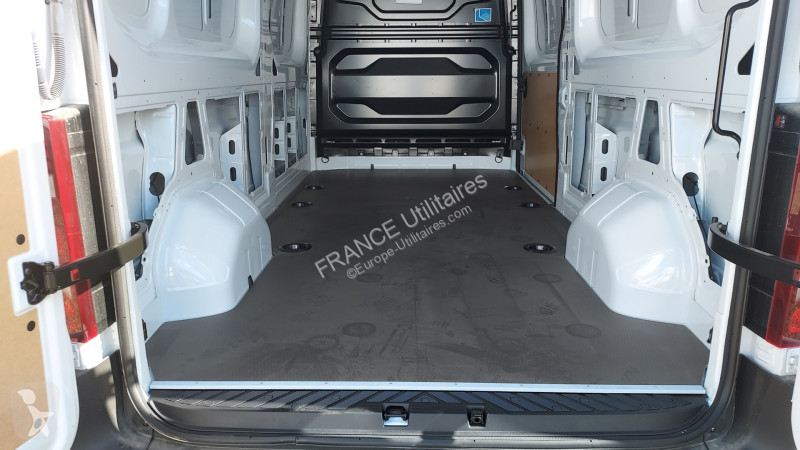 Коммерческий автомобиль Renault MASTER IV FG...