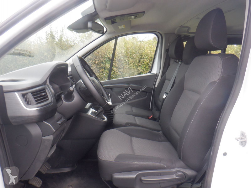 Лекотоварен автомобил Renault TRAFIC III FG...