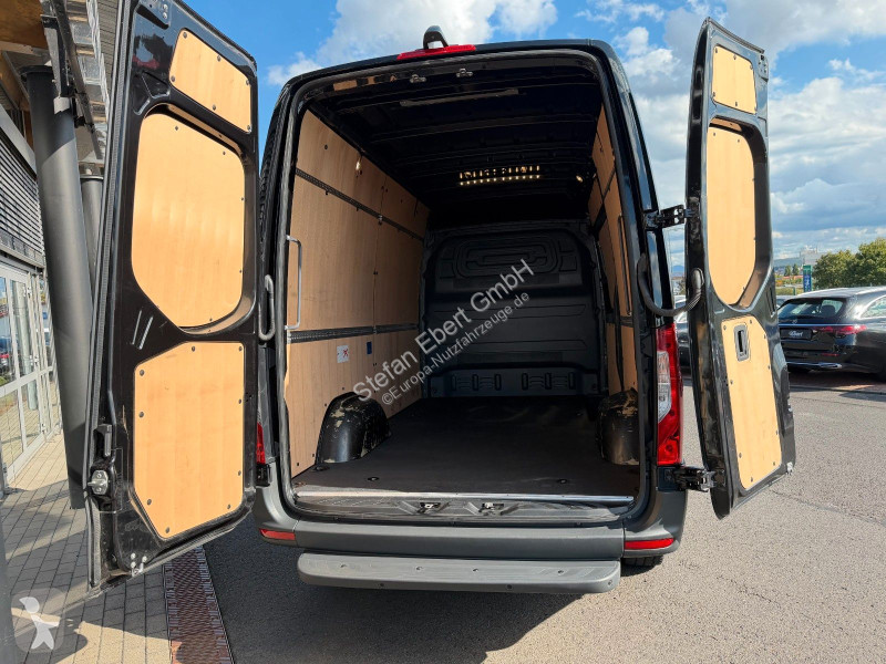 Лекотоварен автомобил Mercedes 317 CDI 9G 3665...