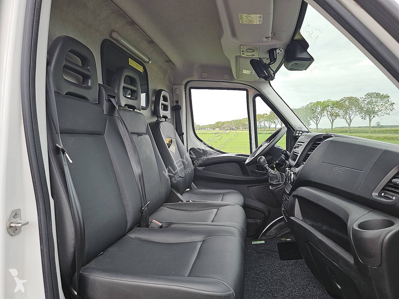 Furgoneta Iveco 50C17 3.0Ltr Dubbellucht !