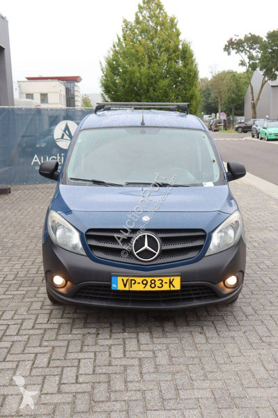 Furgoneta Mercedes