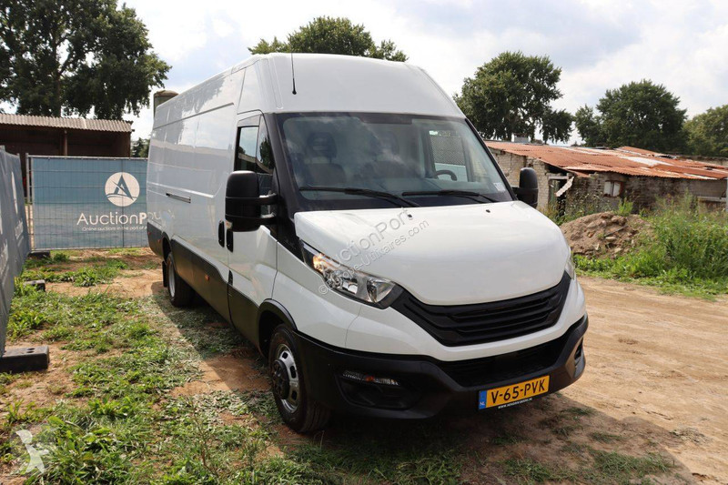 Iveco  35C14 van