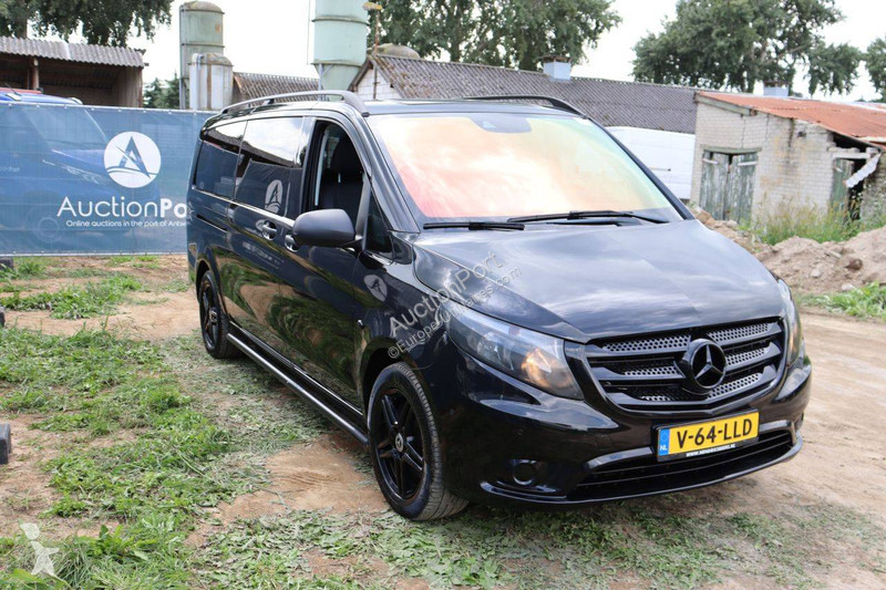 Mercedes  van