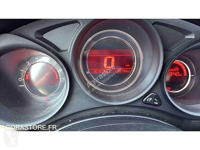 Коммерческий автомобиль