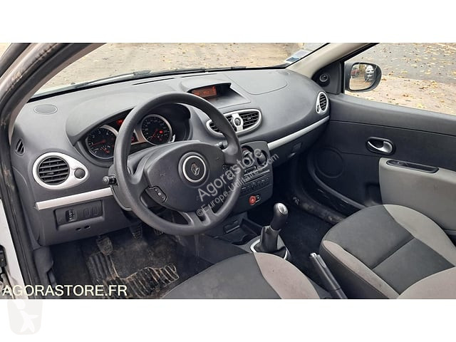 Коммерческий автомобиль