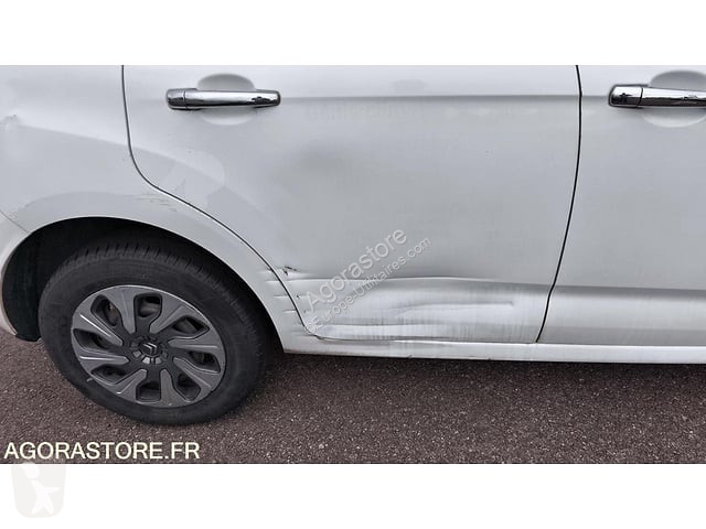 Коммерческий автомобиль